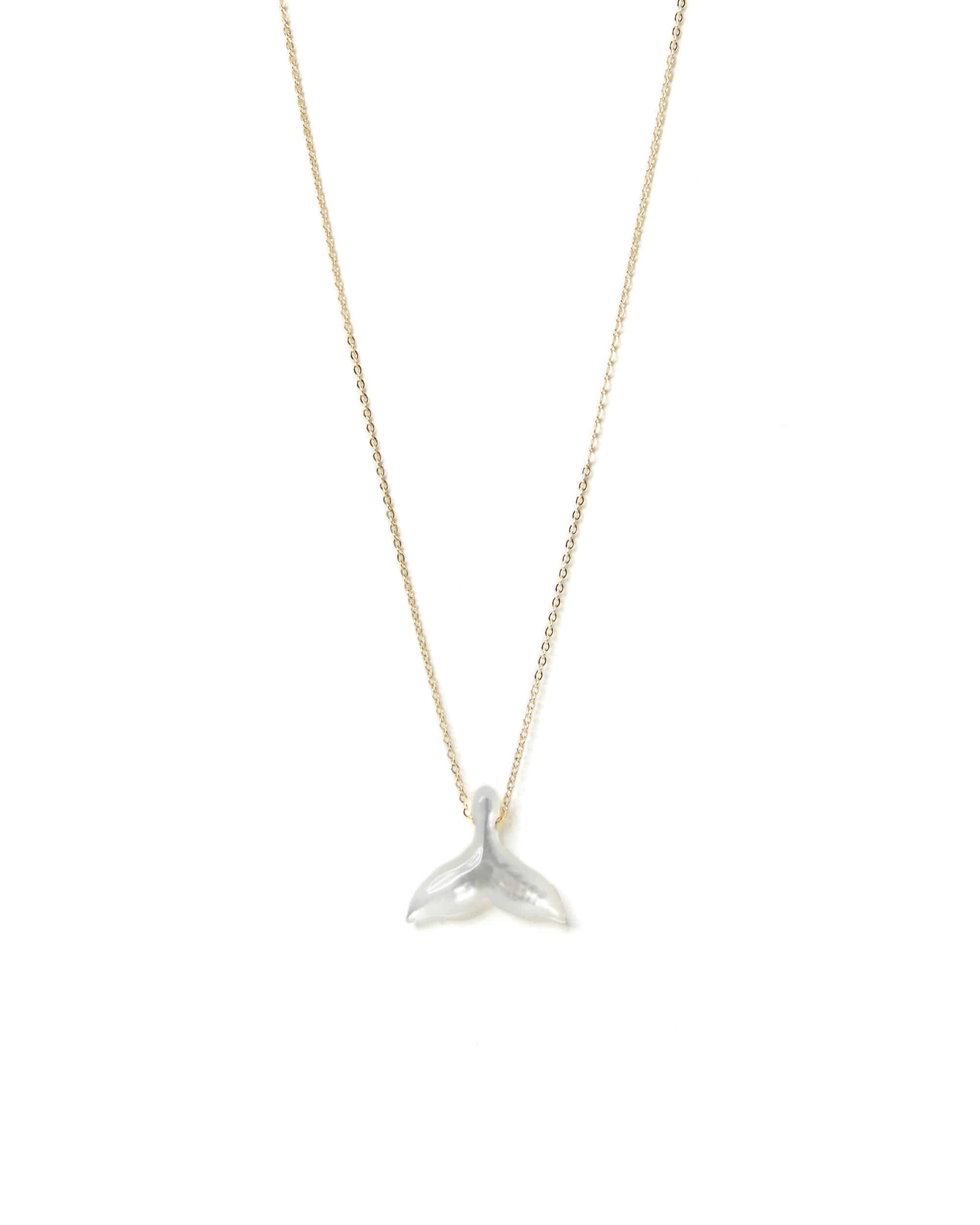 Dolphin Tail White mother-of-pearl Necklace